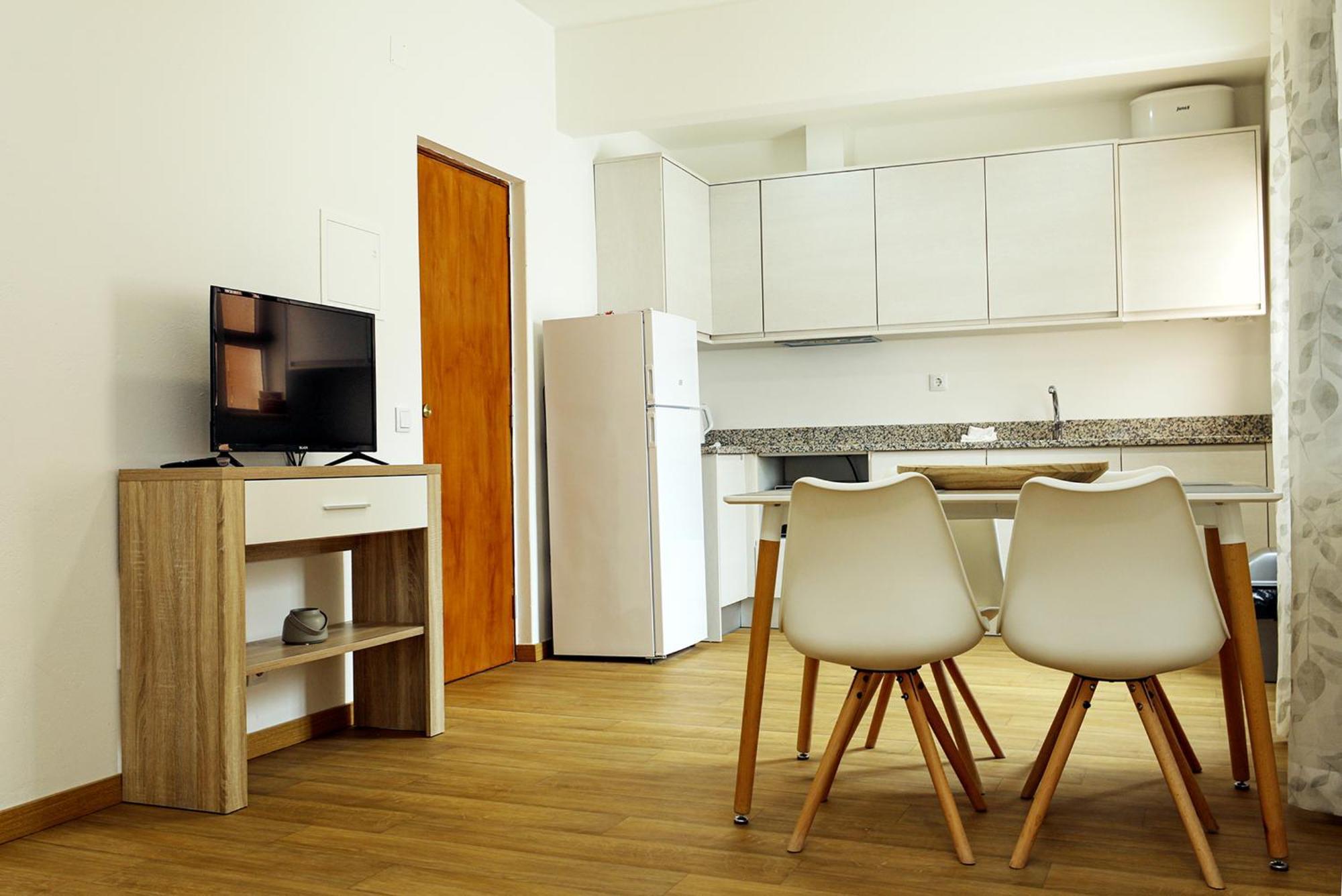 B87 - Windmill 2 Bed Apartment In Odiáxere Buitenkant foto